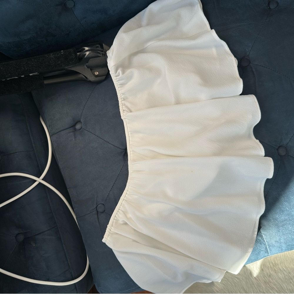 Show me your mumu White Ruffled Off-Shoulder Top